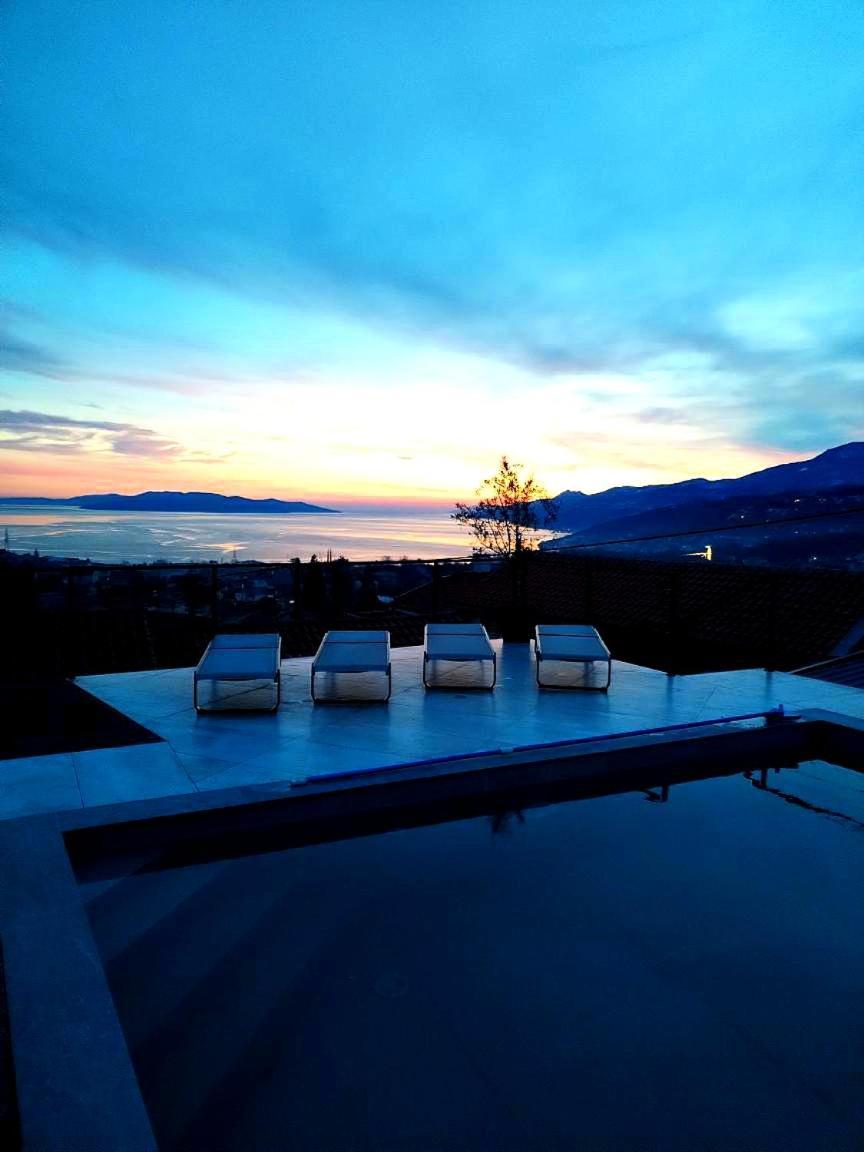 Holiday Home Fiori カスタヴ エクステリア 写真