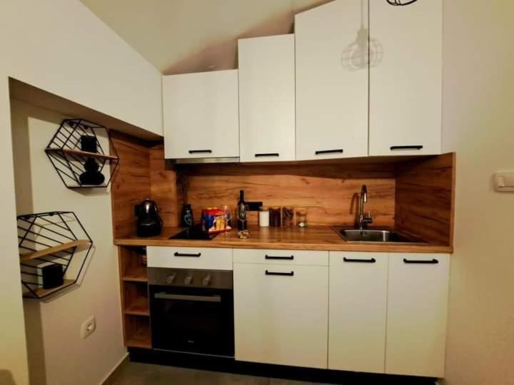 Holiday Home Fiori カスタヴ エクステリア 写真