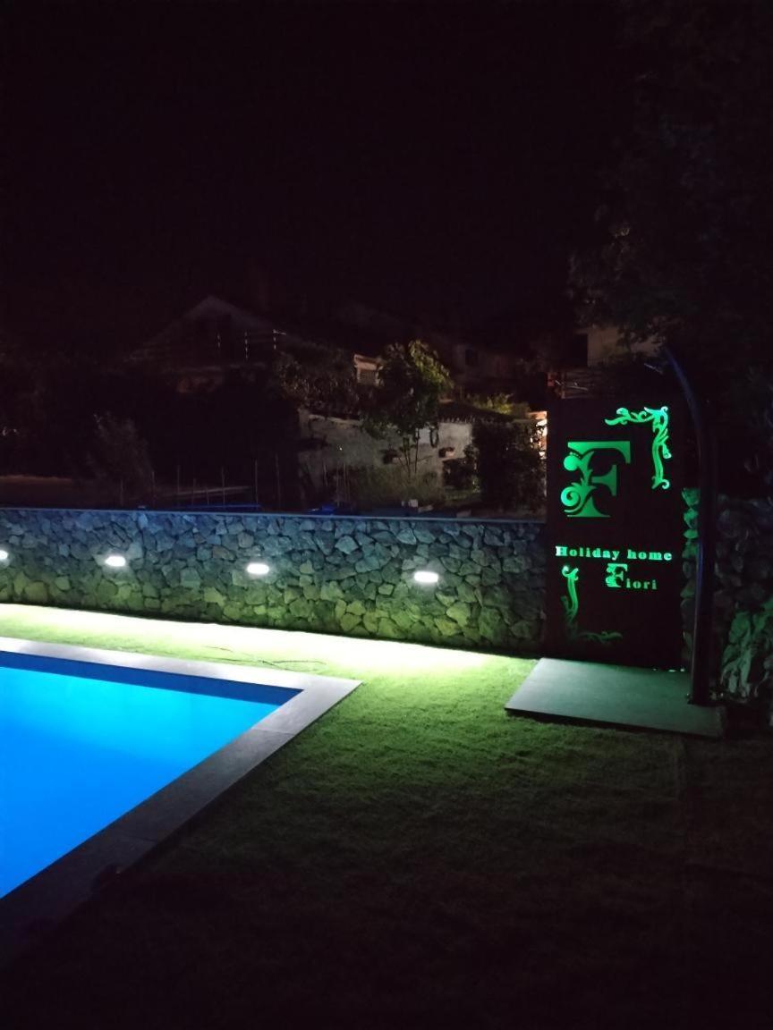 Holiday Home Fiori カスタヴ エクステリア 写真