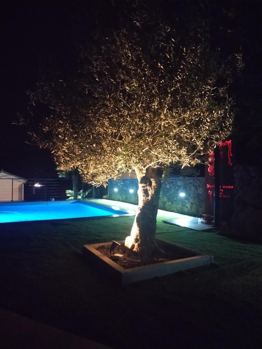 Holiday Home Fiori カスタヴ エクステリア 写真