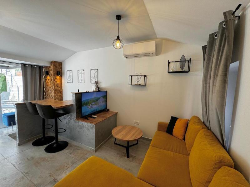 Holiday Home Fiori カスタヴ エクステリア 写真